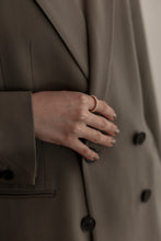 Load image into Gallery viewer, Leger Ring (Grande)