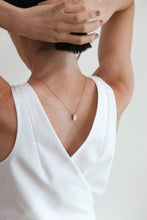 Load image into Gallery viewer, Iridescent Necklace