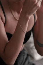 Load image into Gallery viewer, Enchante Bracelet