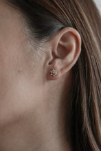 Load image into Gallery viewer, Snowflake Studs