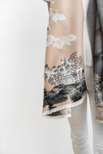 Load image into Gallery viewer, Peony Shawl

