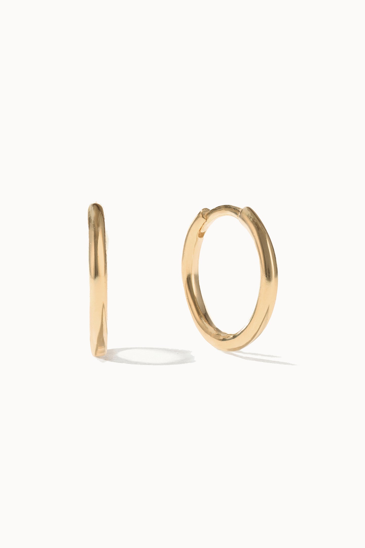Essentiale Hoops