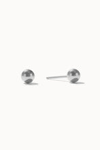 Load image into Gallery viewer, Essentiale Studs
