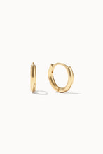 Load image into Gallery viewer, Essentiale Hoops
