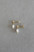 Load image into Gallery viewer, Amor Earrings
