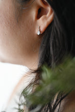 Load image into Gallery viewer, Emile Earrings
