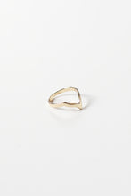 Load image into Gallery viewer, Devereaux Chevron Ring
