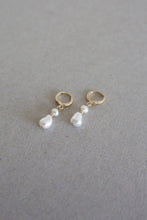 Load image into Gallery viewer, Eleos Drop Earrings
