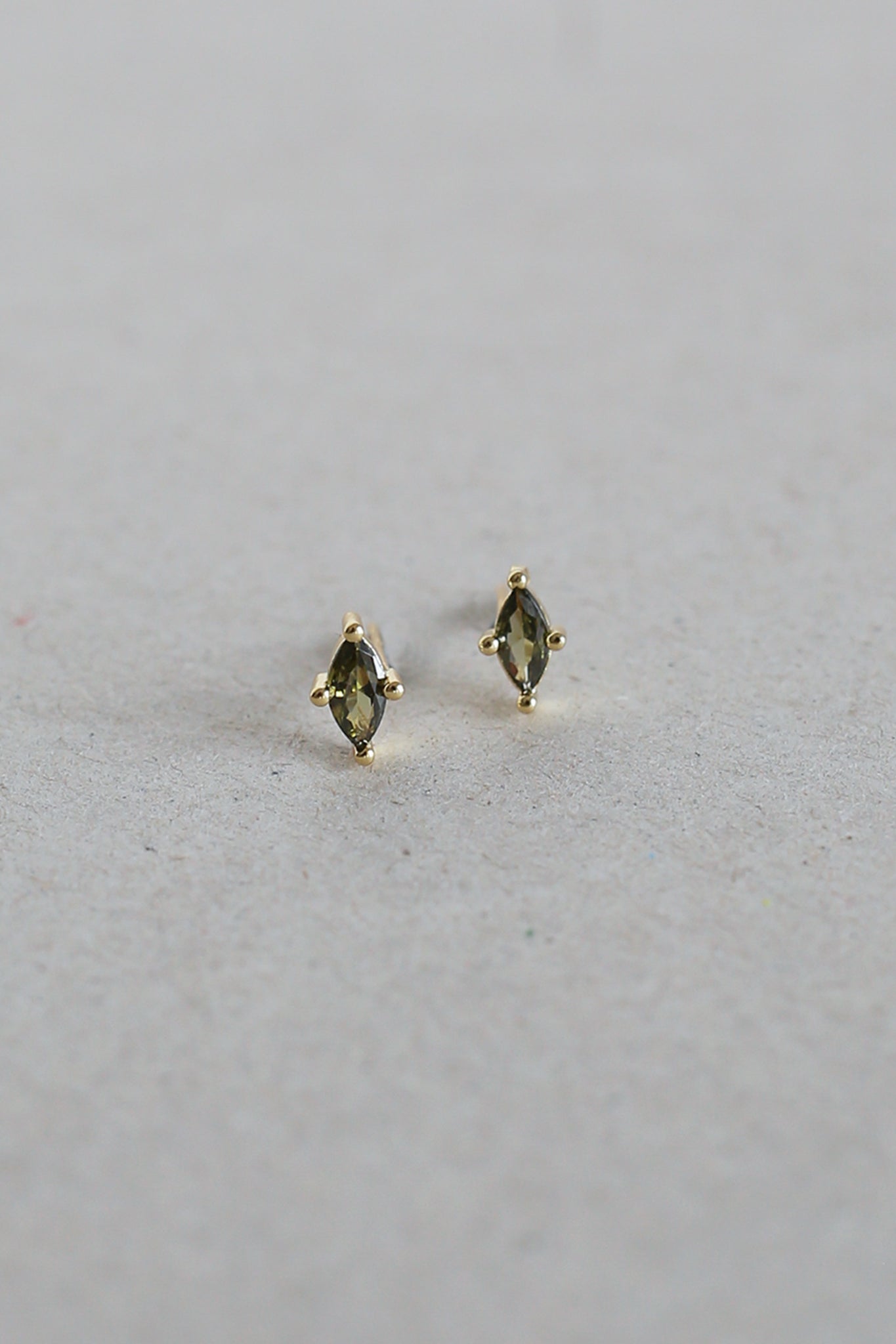 Ordinary earrings Outlet