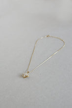 Load image into Gallery viewer, Clover Necklace
